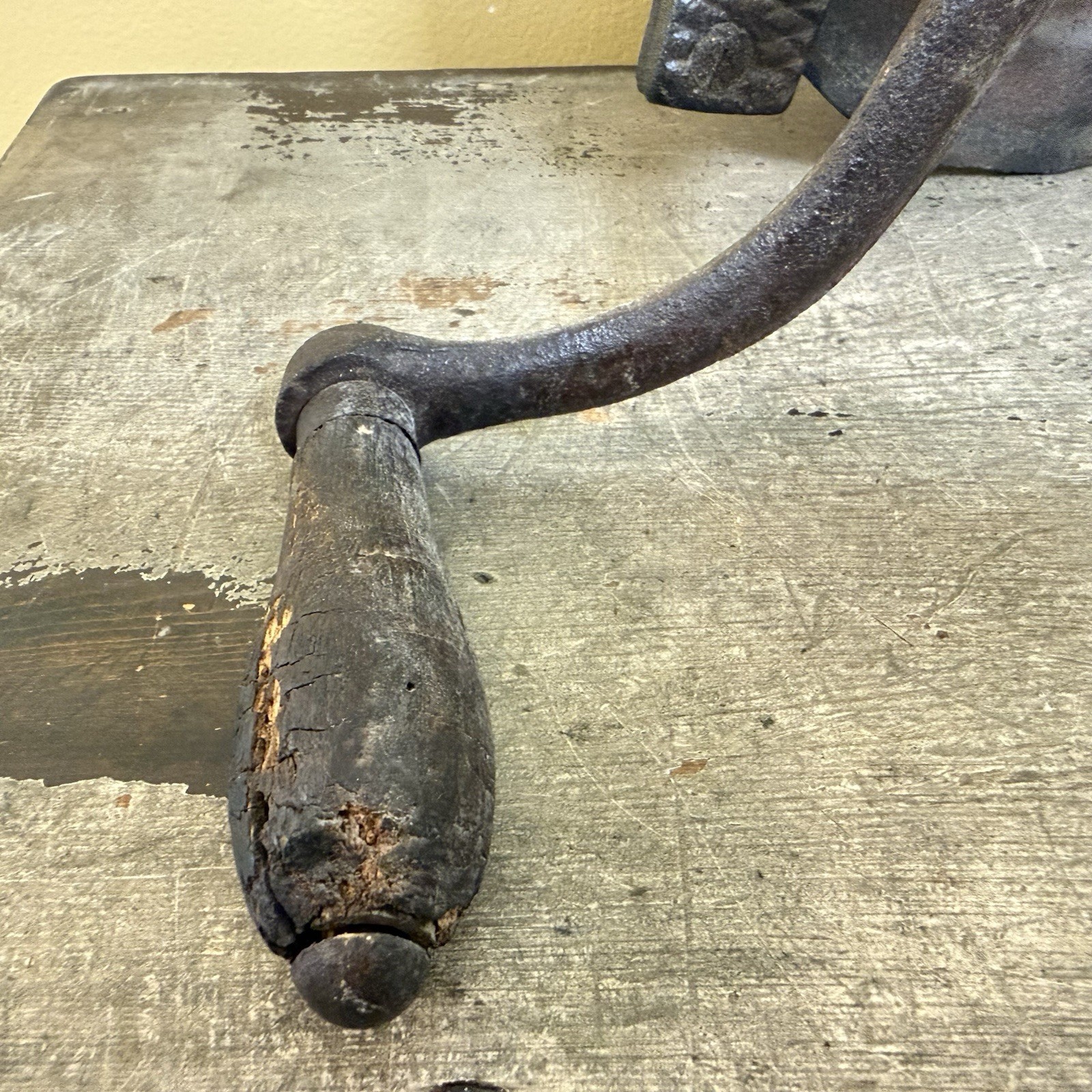 Hand Corn Sheller Hopper Cast Steampunk Farm Tool Ear Pop Vintage