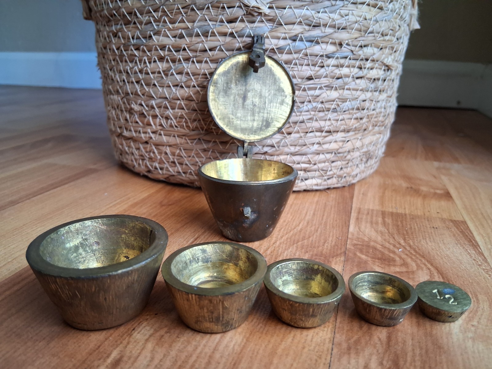 Apothecary Miners Assay Weights Vtg Nested Bronze Brass Set of 6 Hinged Lid 1 lb
