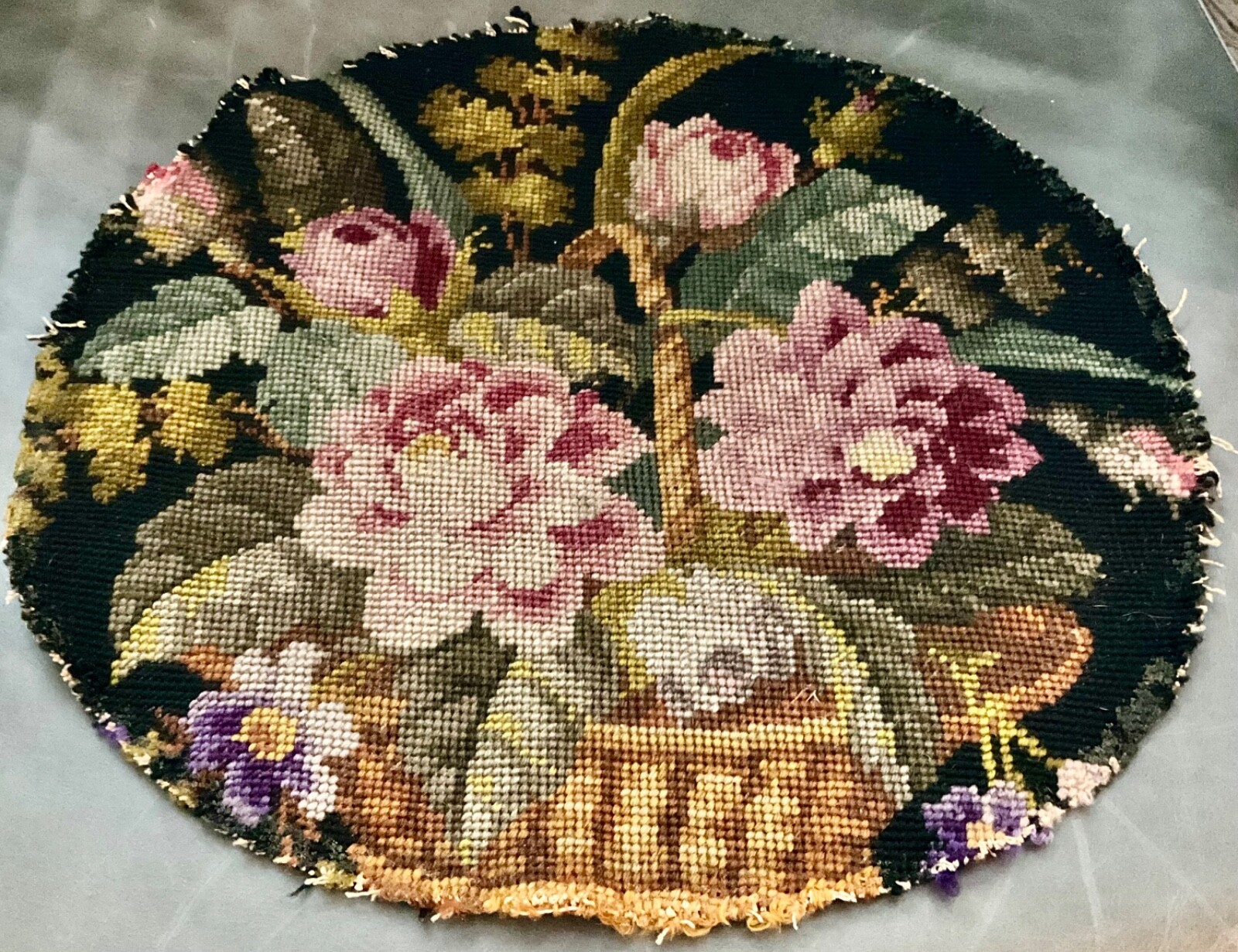 Vintage Rose Floral Wool Tapestry Needlepoint Round 14.5”