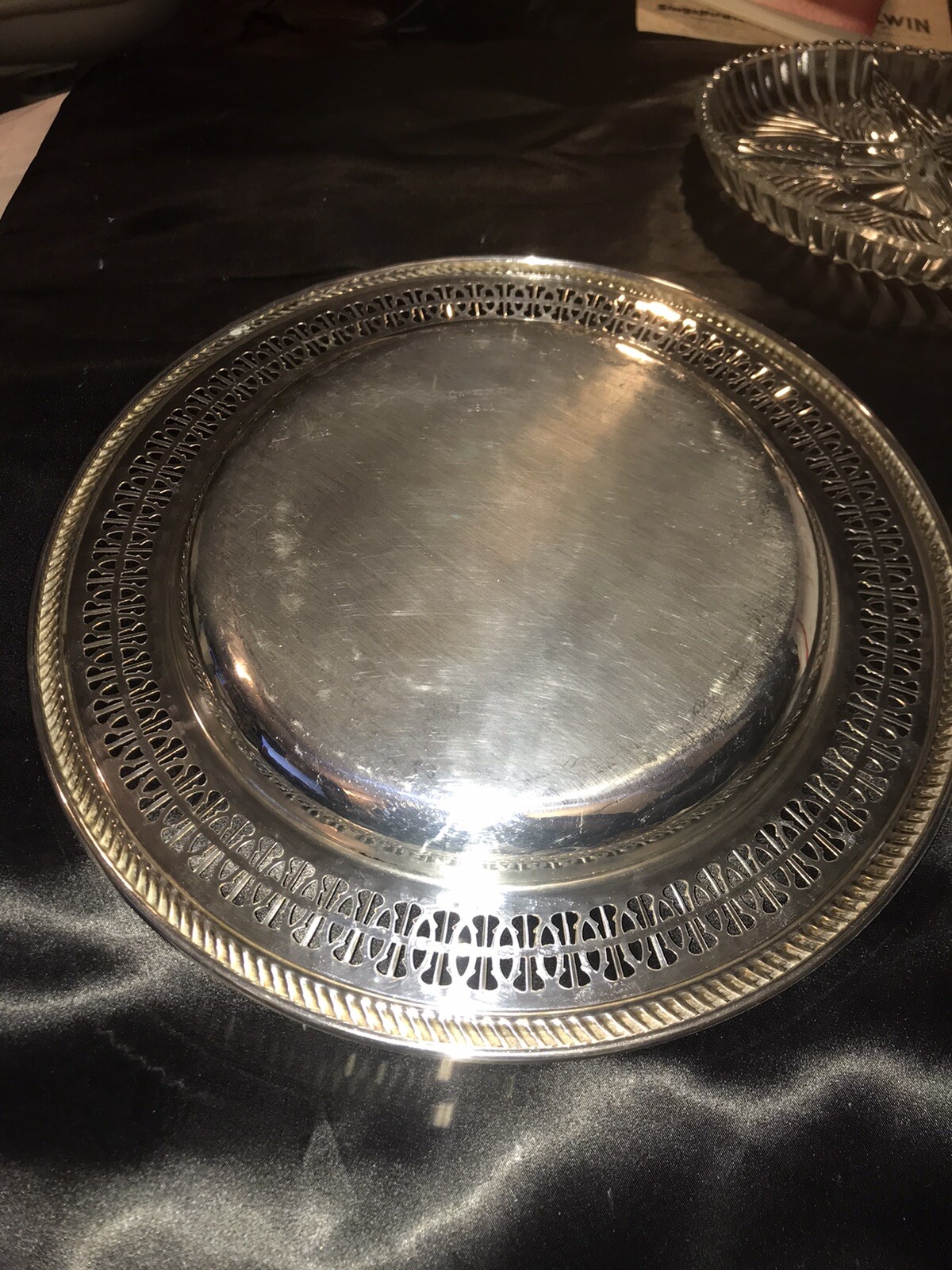 Wm Rogers #811 Eagle Star Round Silverplated Tray w Glass 3 Part Relish Insert