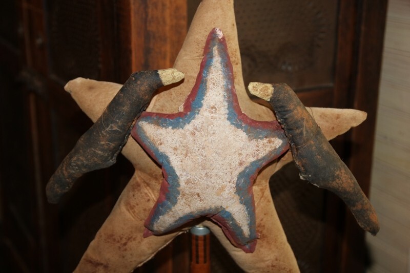 Primitive Fabric Stars Crows on Spindle Pedestal Grungy Distressed Ornament