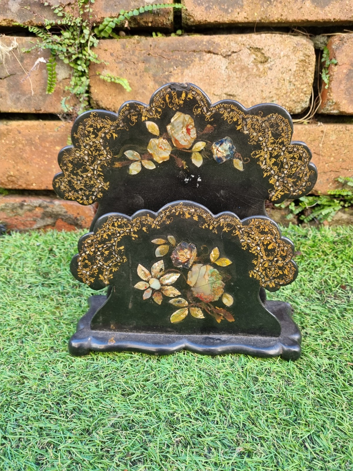ANTIQUE VICTORIAN PAPIER MACHE LETTER RACK DESK TIDY FLOWERS MOTHER OF PEARL