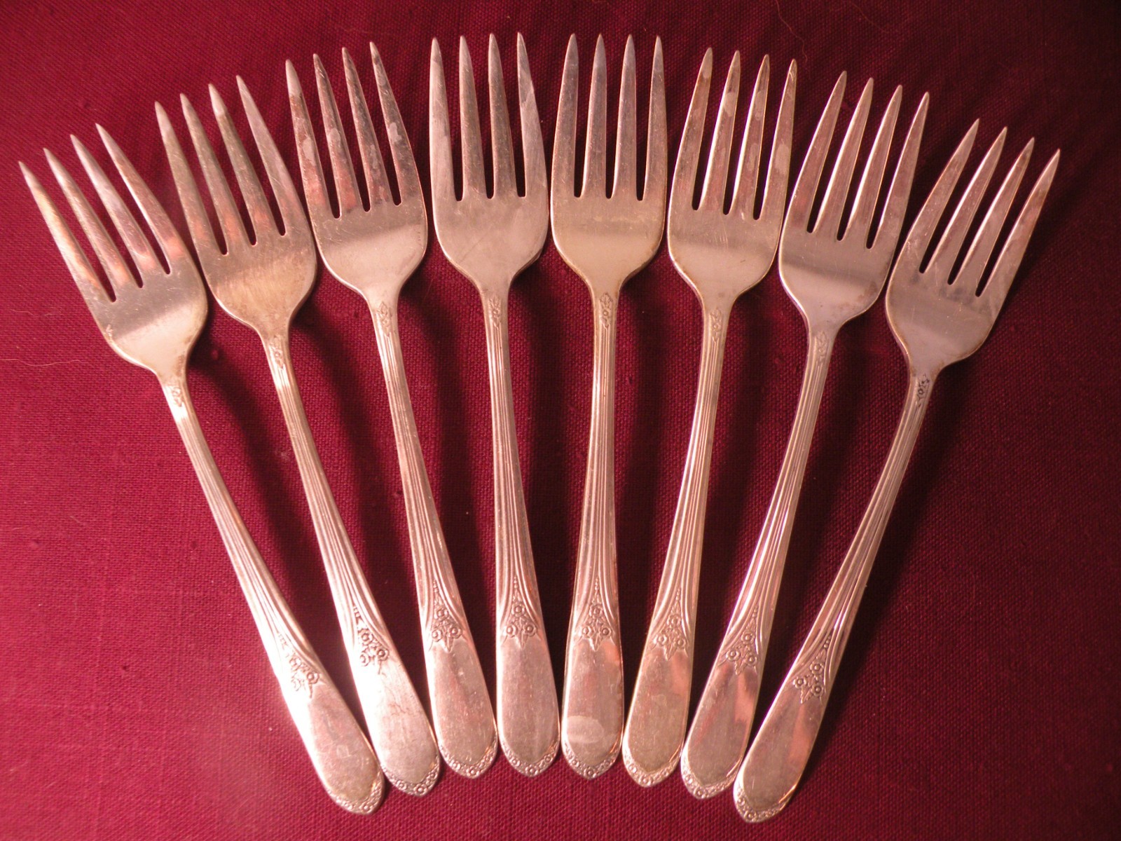 Set Of 8 Salad Forks Mary Lou Devonshire Wm Rogers IS Silveplate 6″