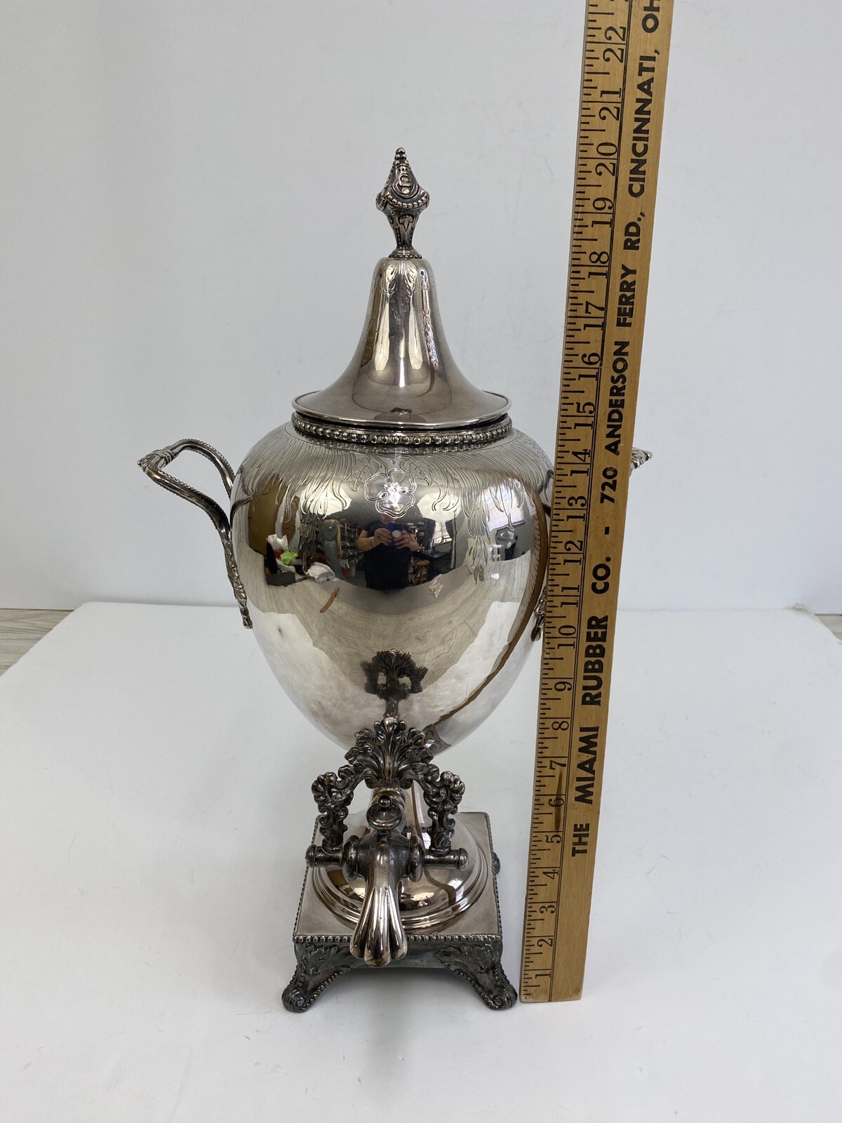 STUNNING VINTAGE SILVER PLATE HOT WATER/COFFEE URN, 20″ TALL Ornate Handles /rw