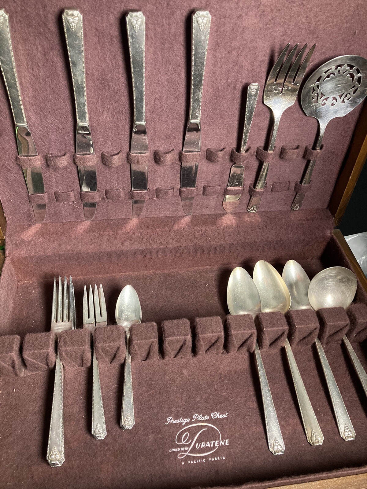 Prestige Plate Bordeaux Silver Plated Flatware 25 Pieces Grapes 1945 Vintage