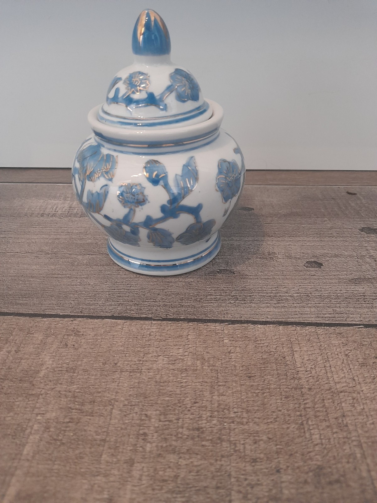 vintage chinese trinket jar with lid-chinoisenie porcelain-teal+gold painted