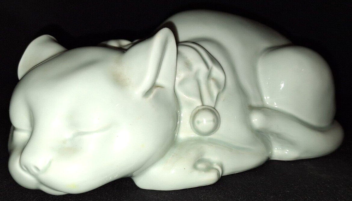 VTG SLEEPING CAT 9.5″ GRAY GREEN CELADON “ROBINSON’S” NEMURI NEKO FIGURINE JAPAN