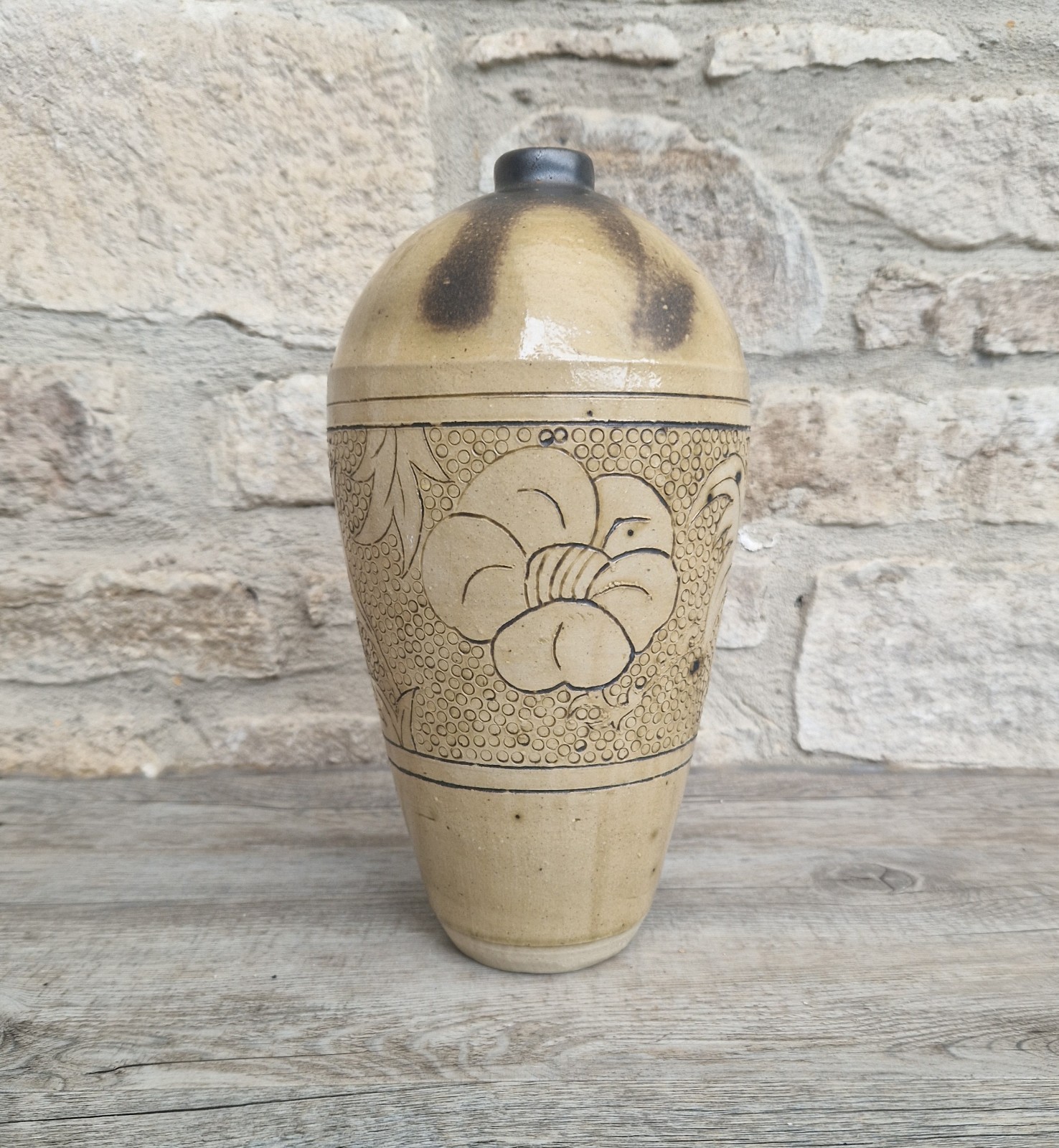 Large Chinese Cizhou Ware Meiping Style Stoneware Vase Incised Floral Design
