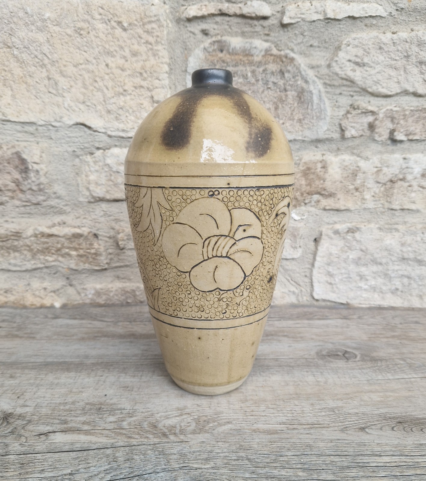 Large Chinese Cizhou Ware Meiping Style Stoneware Vase Incised Floral Design