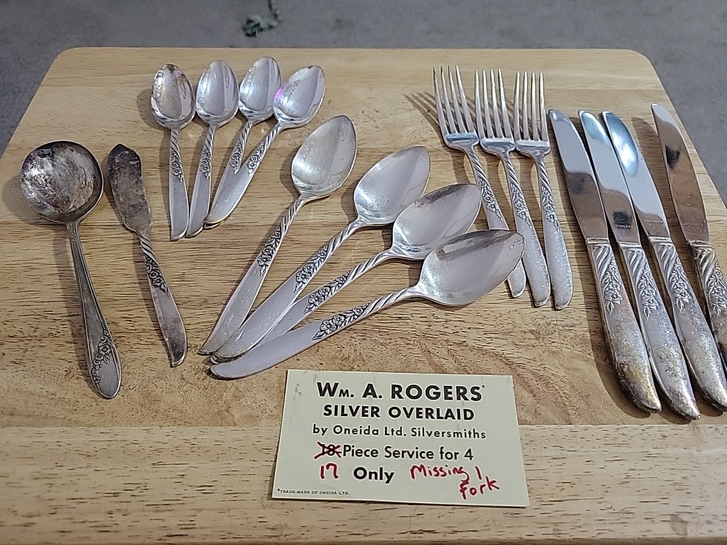 Vintage Wm A. Rogers Silver Overlaid Oneida LTD Silverware Flatware 17 Pieces