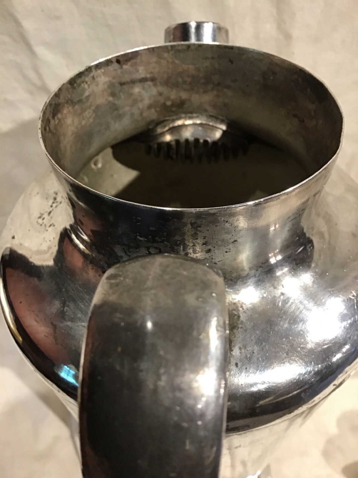 MERIDEN INTERNATIONAL SILVER PLATE NO 314 COCKTAIL SHAKER 56 OUNCE ART DECO ERA