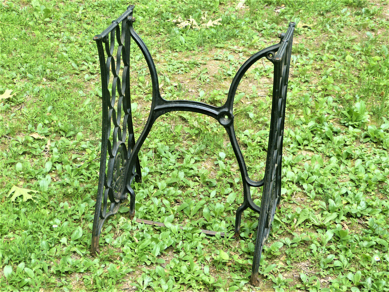 Vintage Cast Iron Singer Treadle Sewing Machine Cast Iron Base INV15628