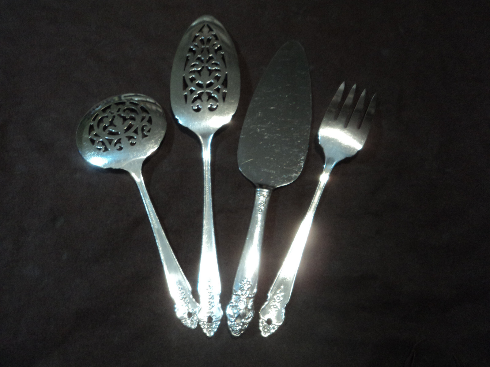 Silverplate Flatware Lot of 4 Hostess Servers Oneida Prestige Distinction