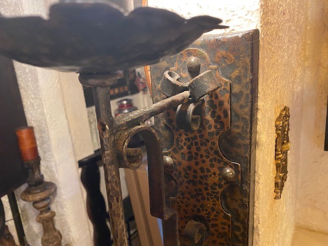 SPANISH REVIVAL GOTHIC BRUTALIST HAMMERED COPPER WALL LIGHT! # 1010