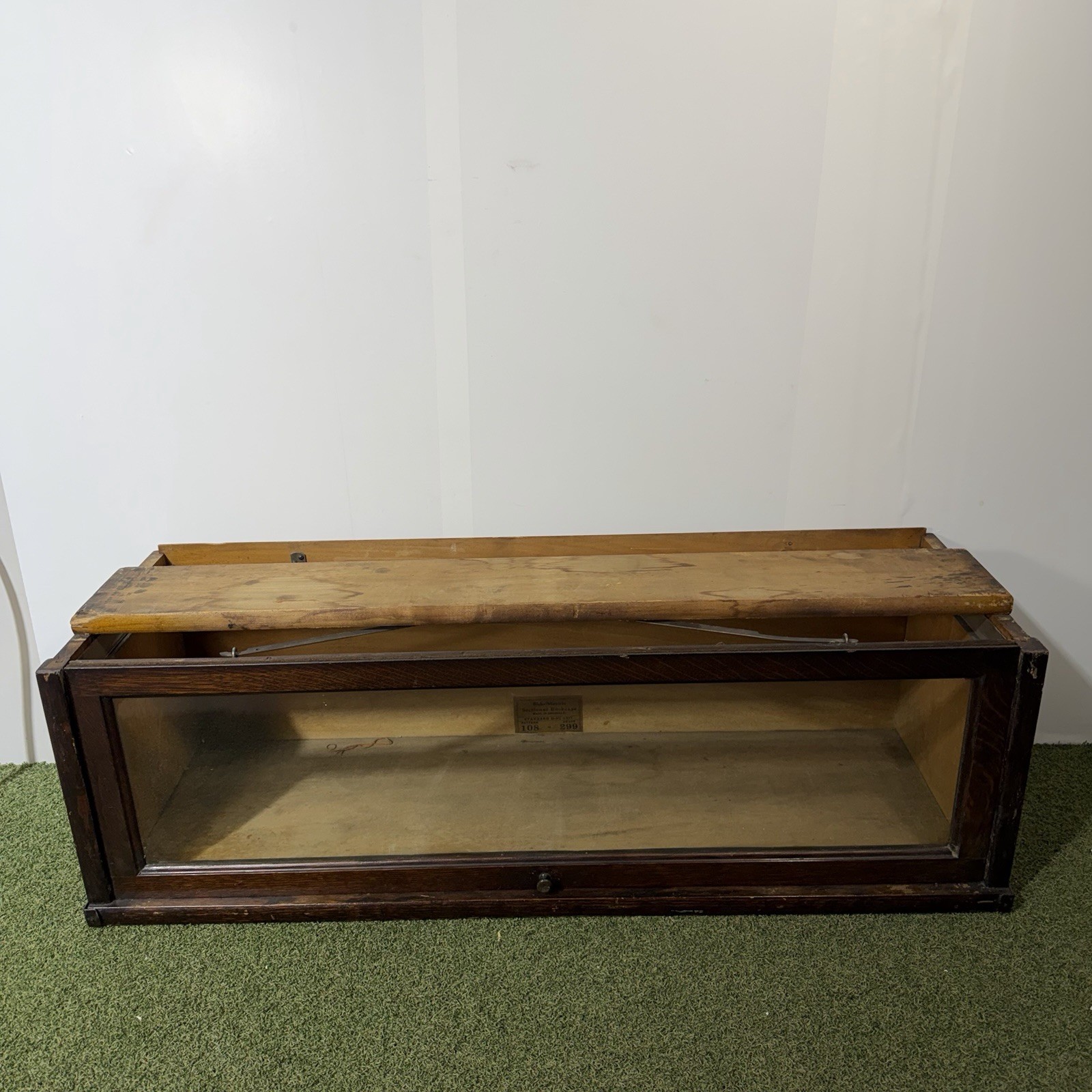 Globe-Wernicke Tiger Oak D 10 1/4 Grade 299 (a)