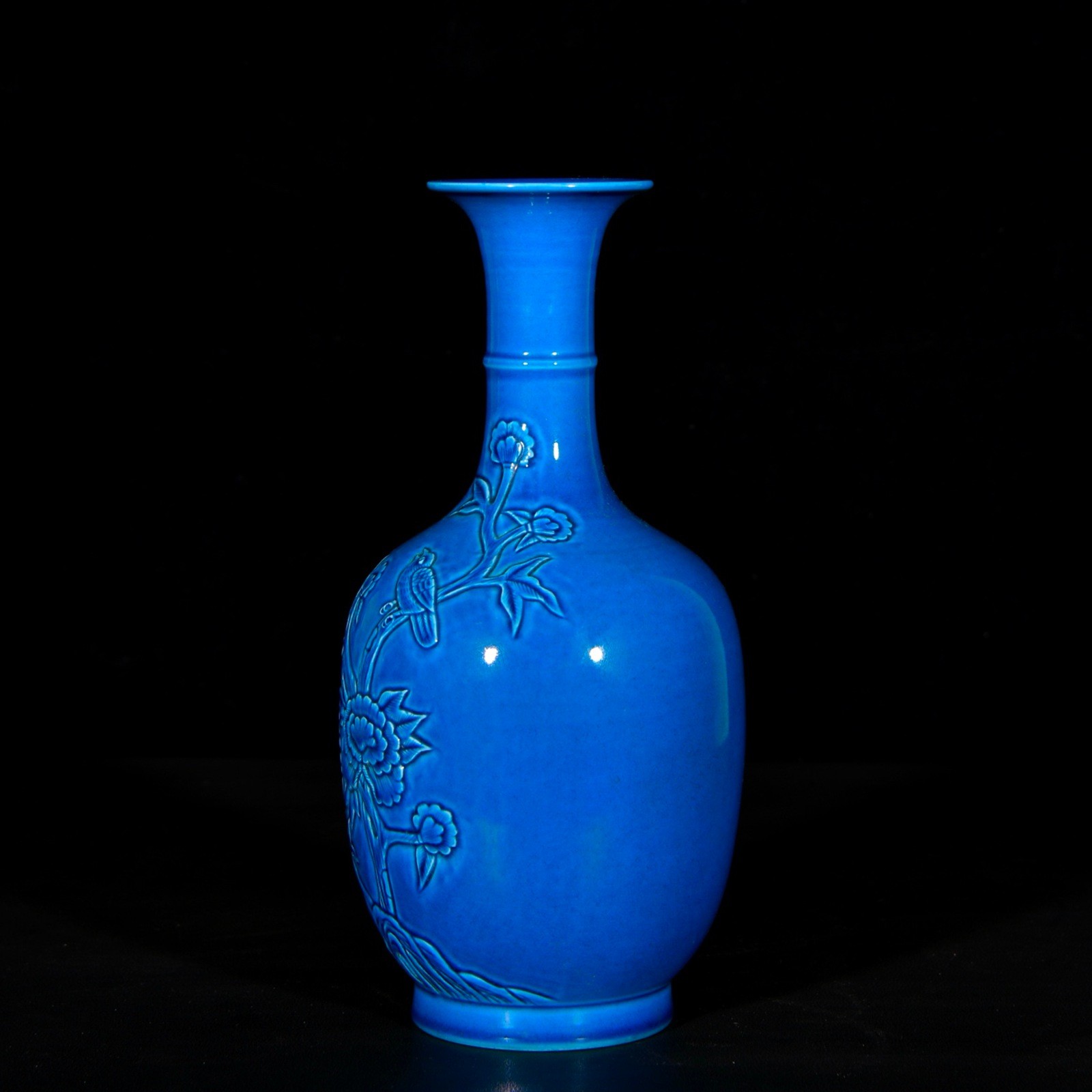 A Pair Chinese Peacock Blue Glaze Porcelain Carved Flower and Bird Pattern Vases
