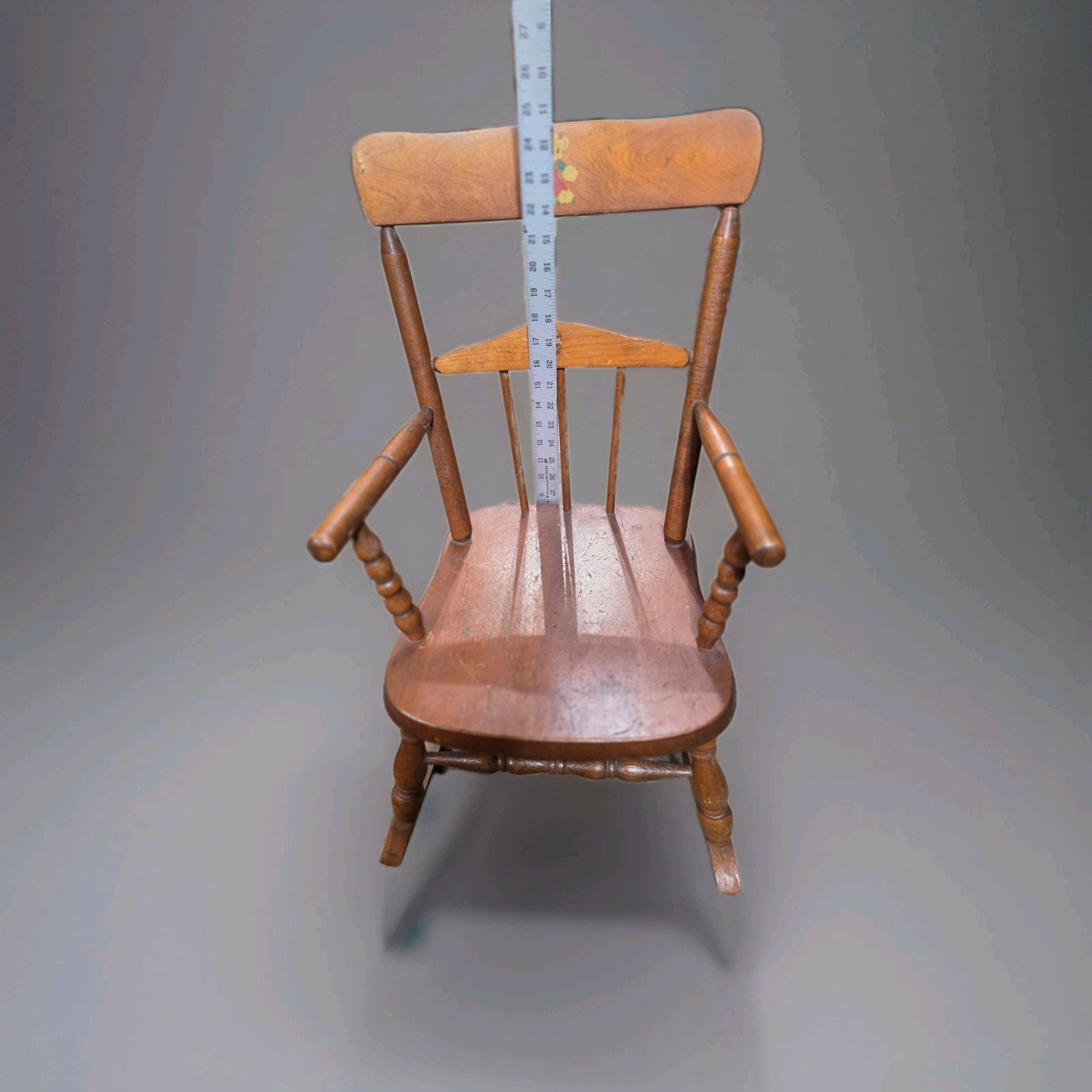 ANTIQUE 1940 CHILD’S ROCKING CHAIR #28 FROM Ramdell’s Of GARNER MA.CHAIR Capitol
