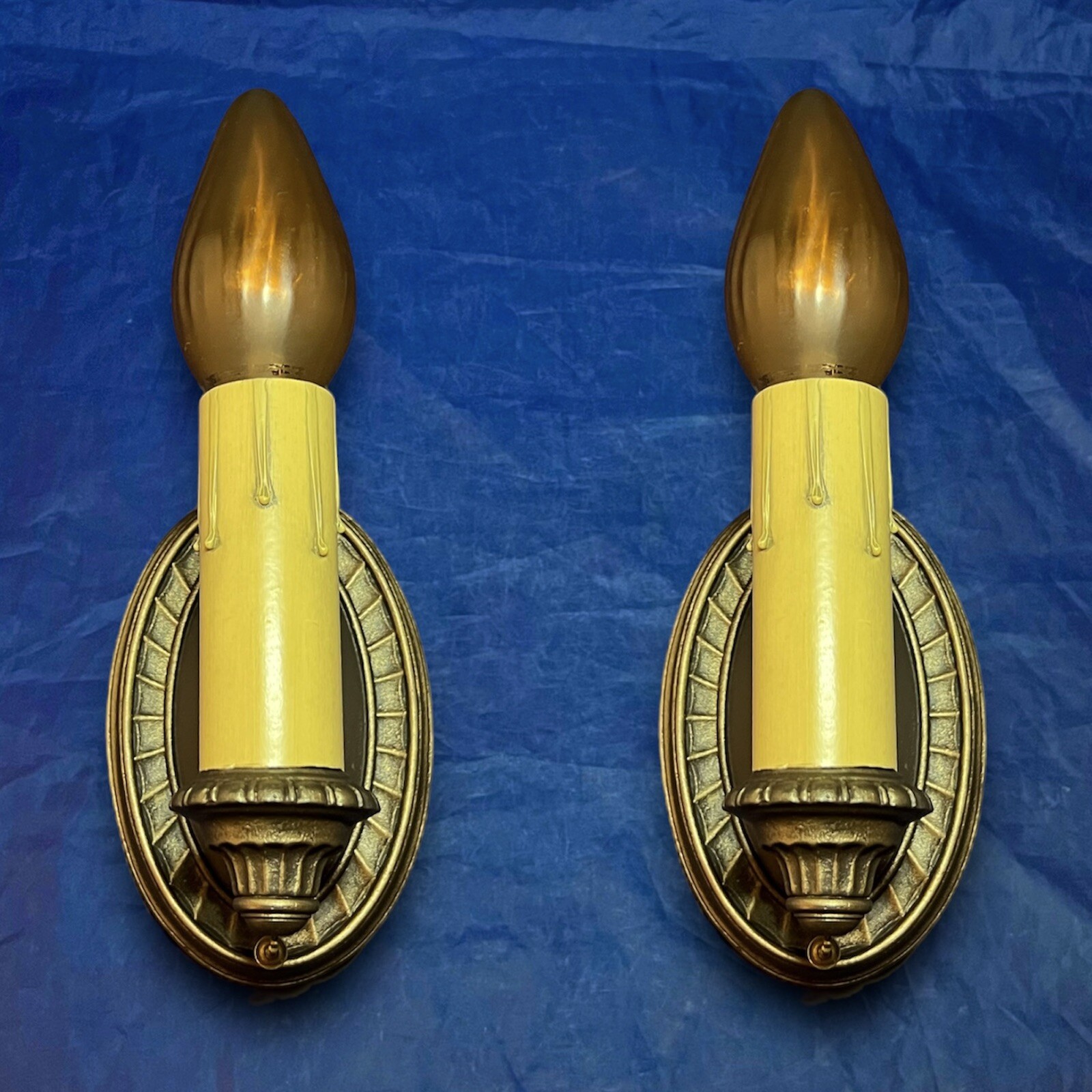 Pair of quality petite antique sconces Wired Lights 12L