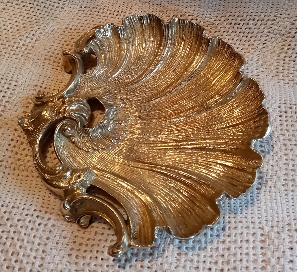 🐚Vintage India Ornate Brass Sea Shell Tray/Dish,Catchall Design.Footed.Heavy.