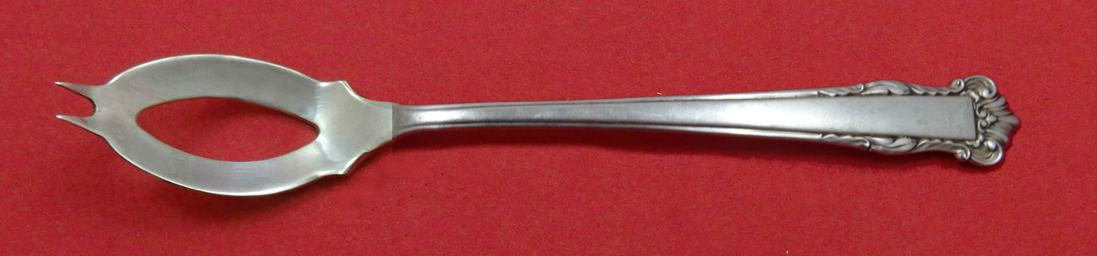 English Shell by Lunt Sterling Silver Olive Spoon Ideal 5 3/4″ Custom Made