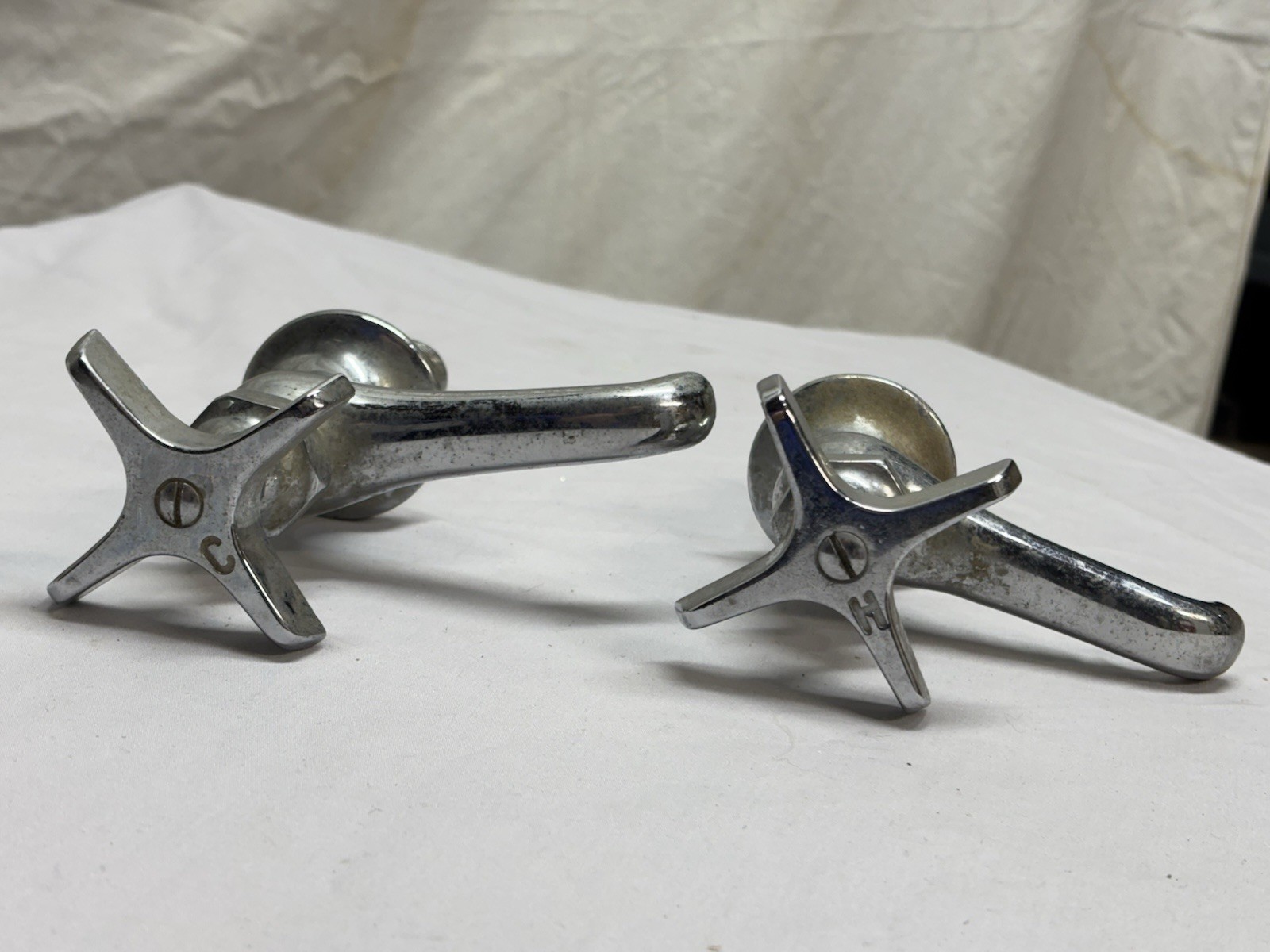 Vintage Hot Cold Bathroom Sink Tub Faucet Spouts Brass Set Pair Wolverine