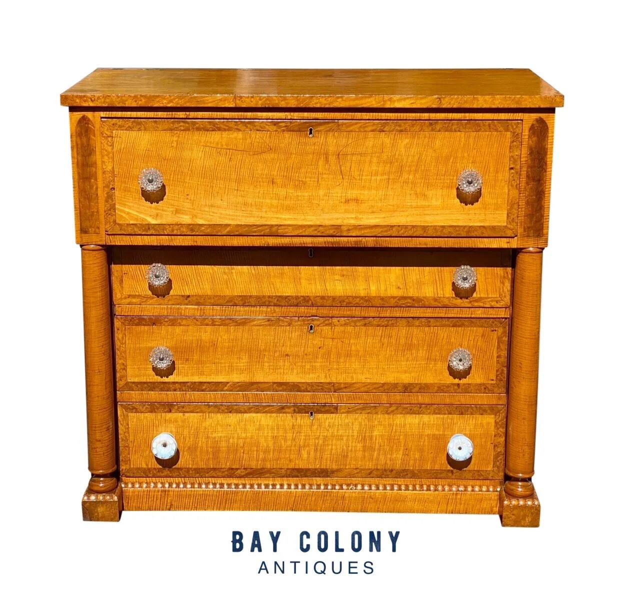 ANTIQUE PENNSYLVANIA TIGER MAPLE CHEST OF DRAWERS / DRESSER WITH GLASS KNOBS