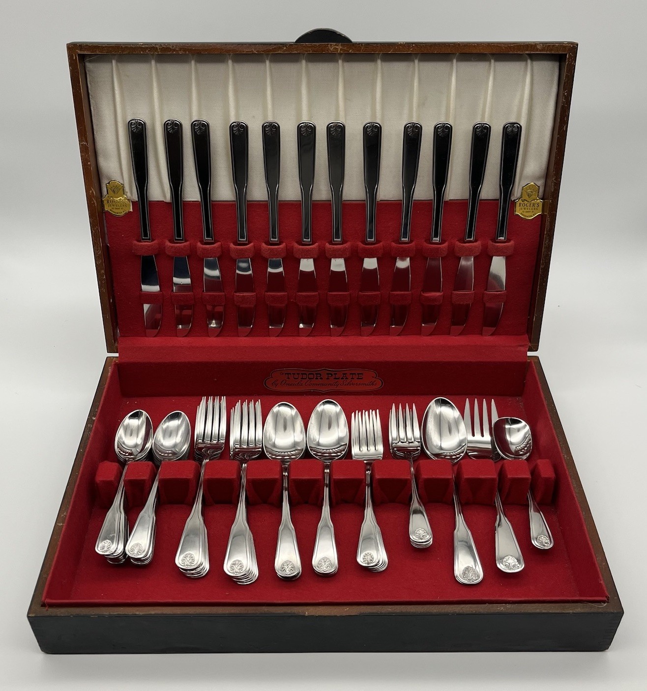 Vintage Tudor Plate Oneida Community Silversmiths Flatware Set Of 76 w/ Box