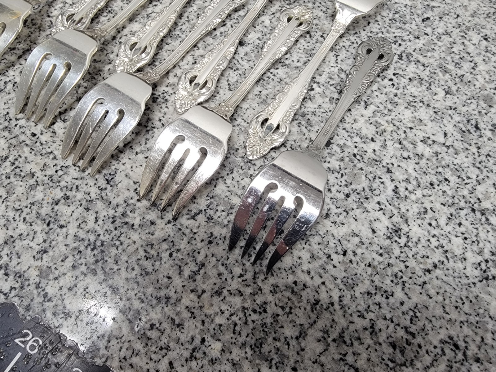 Reed & Barton Mirrorstele Silver Plated Flatware 84pc Dinnerware Set
