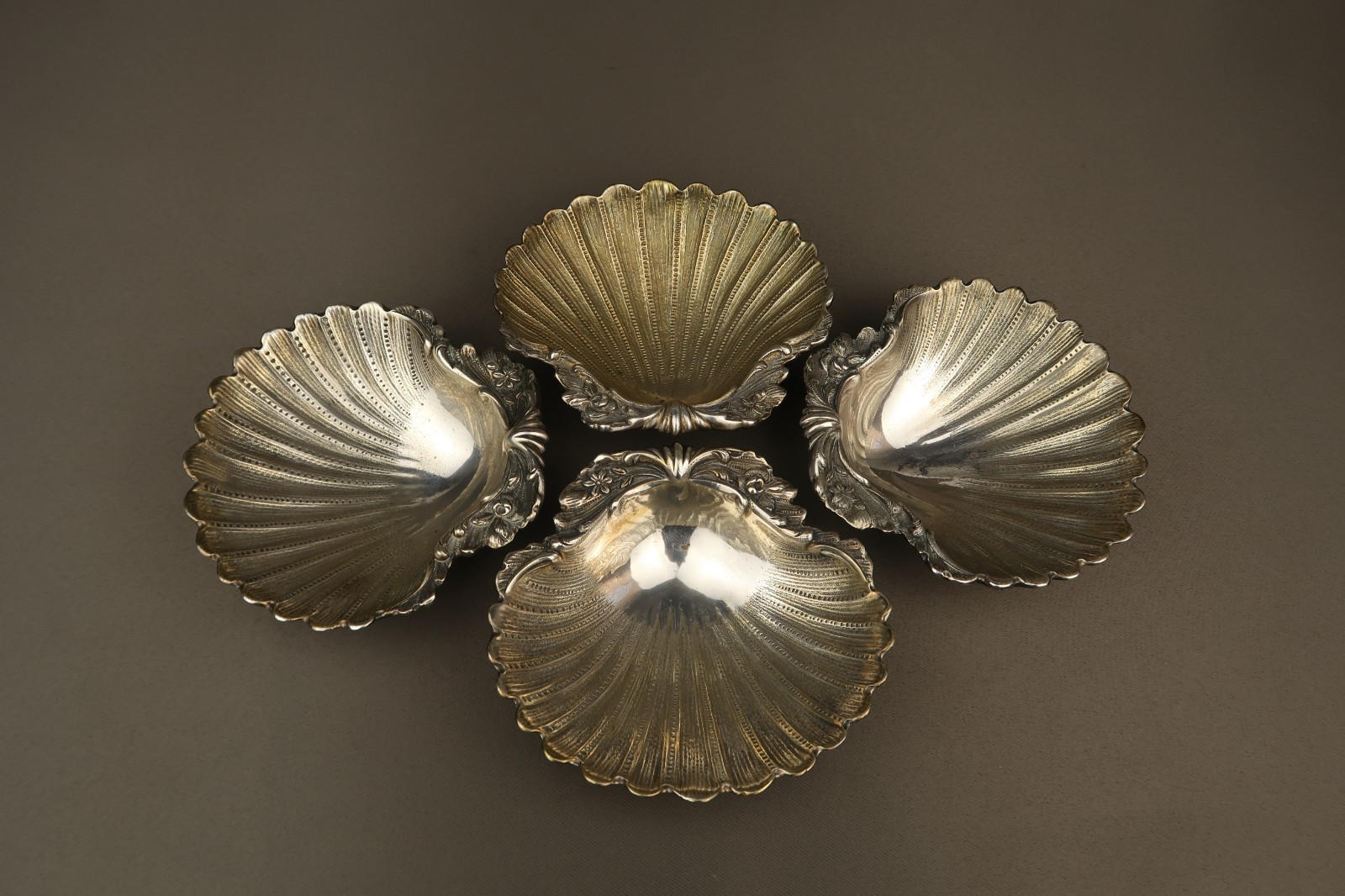 4 Vintage Stefani Bologna Italy 800 Silver Scalloped Shell Salt Caviar Dishes