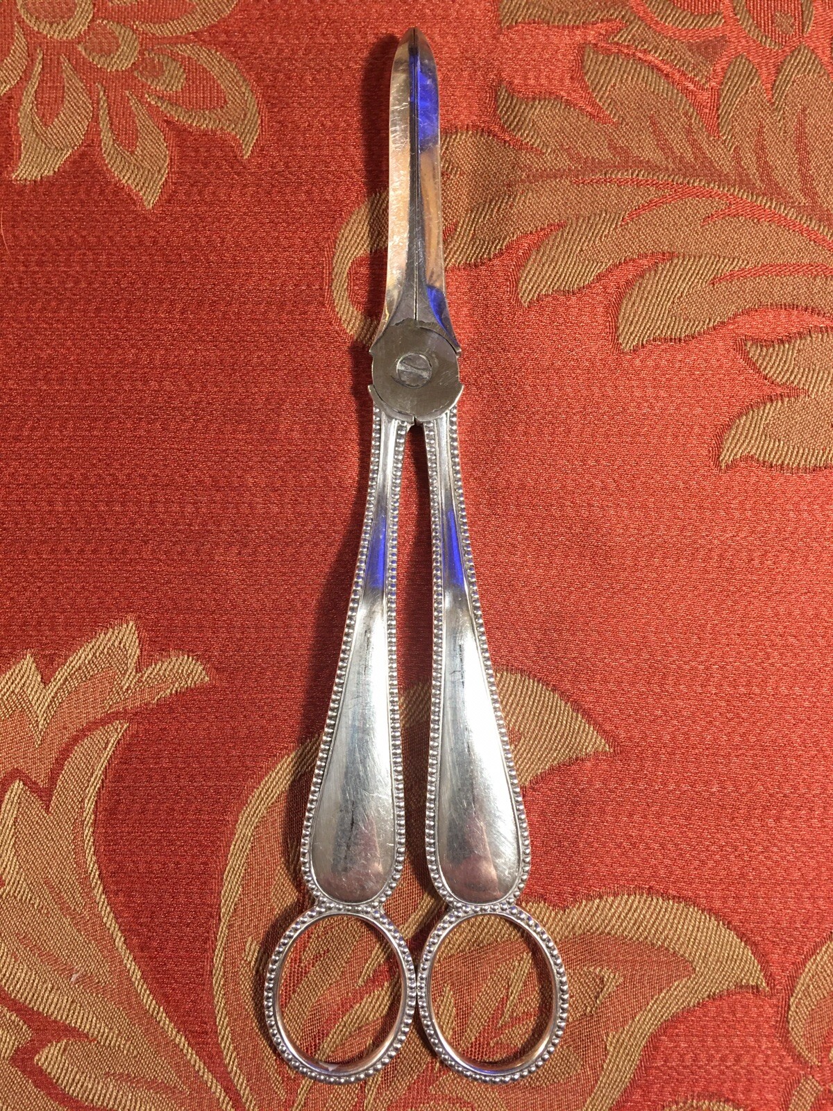 VINTAGE JOHN GILBERT ELECTRO SILVERPLATE GRAPE SCISSORS 6 3/4”. 110g (3.9 oz.)