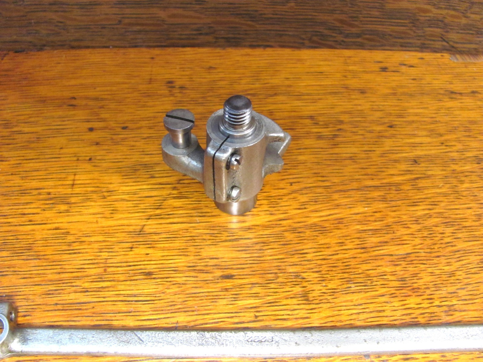 Singer 27 Sewing Machine Bell Crank Assembly and Shuttle Pitman Arm with Screws