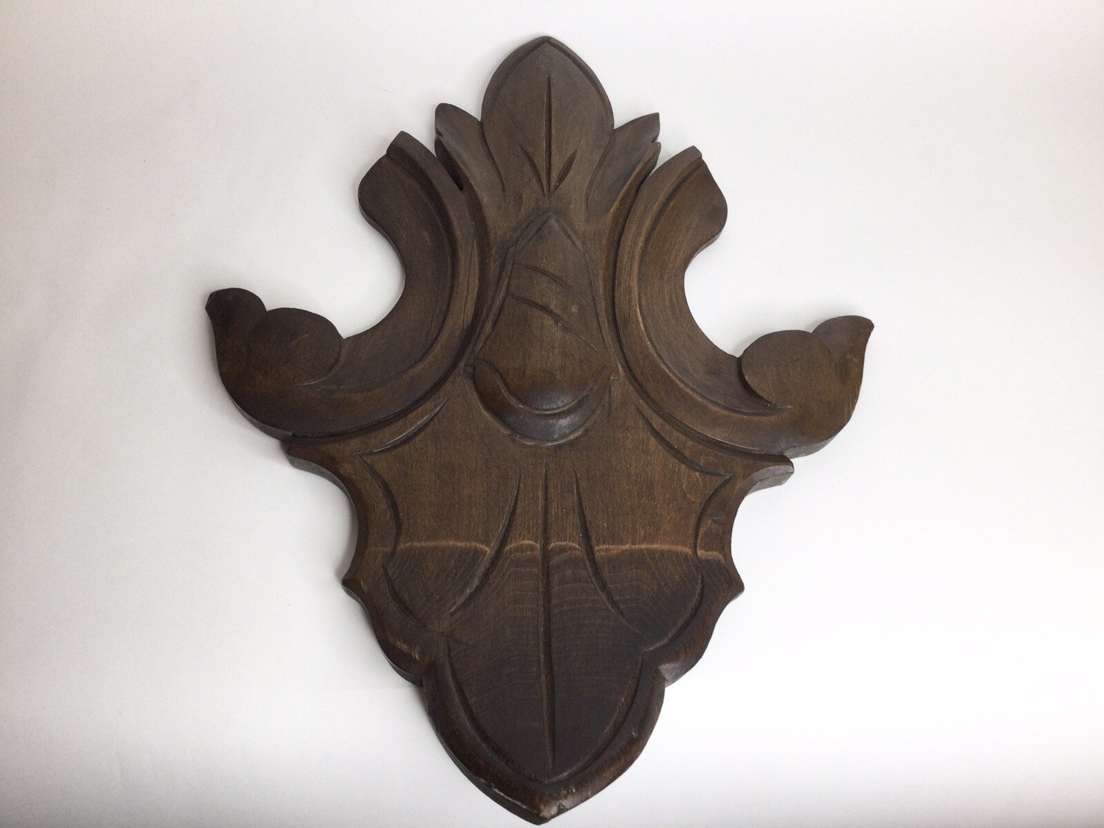 Antique Carved Wood Plaque Architectural Medallion Furniture Embellishment 18” H