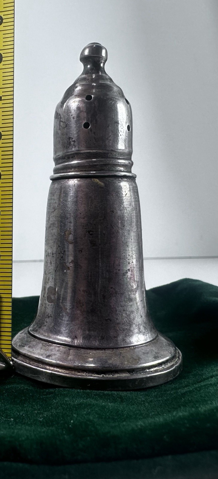 Sterling Silver Salt Pepper Shaker Reed & Barton weighs 2 ounces 1 Piece Single
