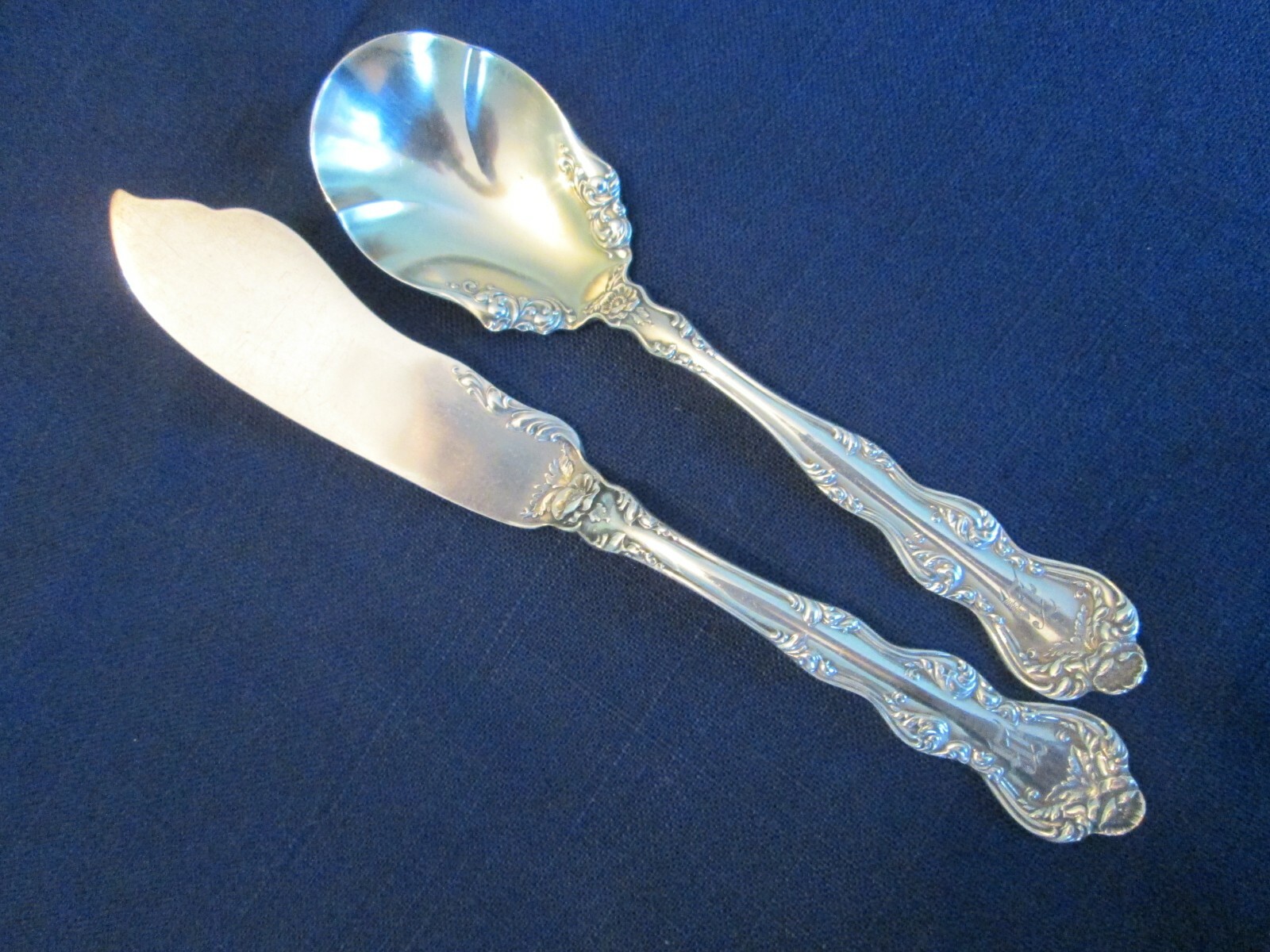 SPREADER & SUGAR SPOON SET! Vintage J WISS INTL silverplate ORIENT VENICE lovely