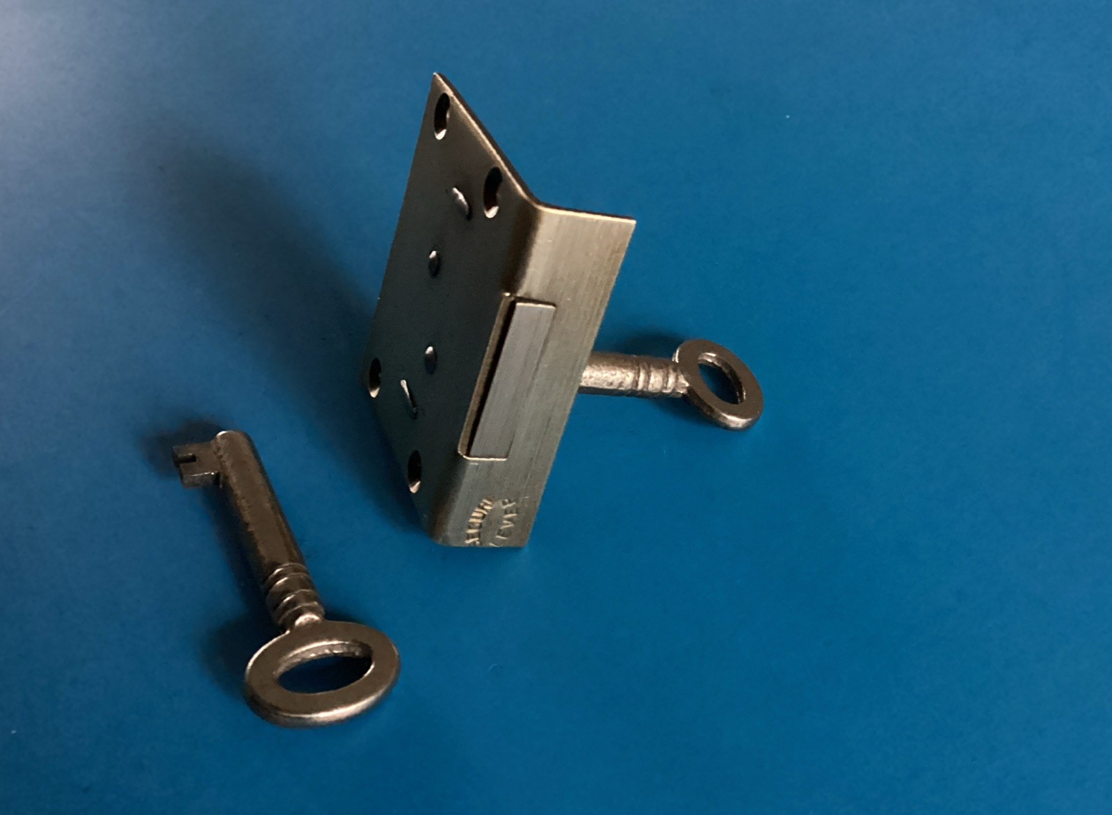 Vintage Small Brass Cabinet Till / Door Lock + 2 Keys 38mm X 32mm X 10mm.