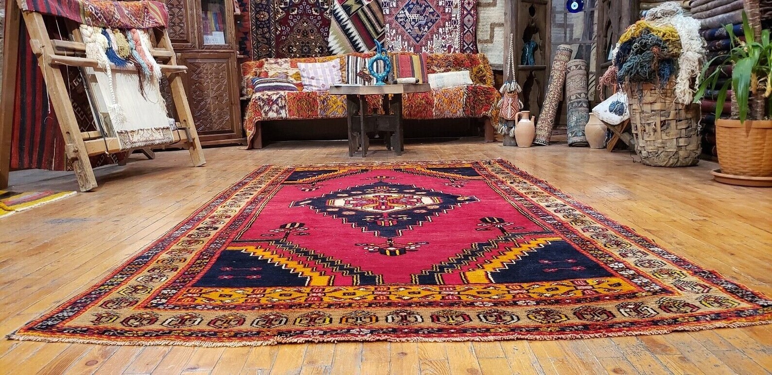 Bohemian Antique 1940-1949’s Wool Pile Natural Color Area Rug 5’x8’10”