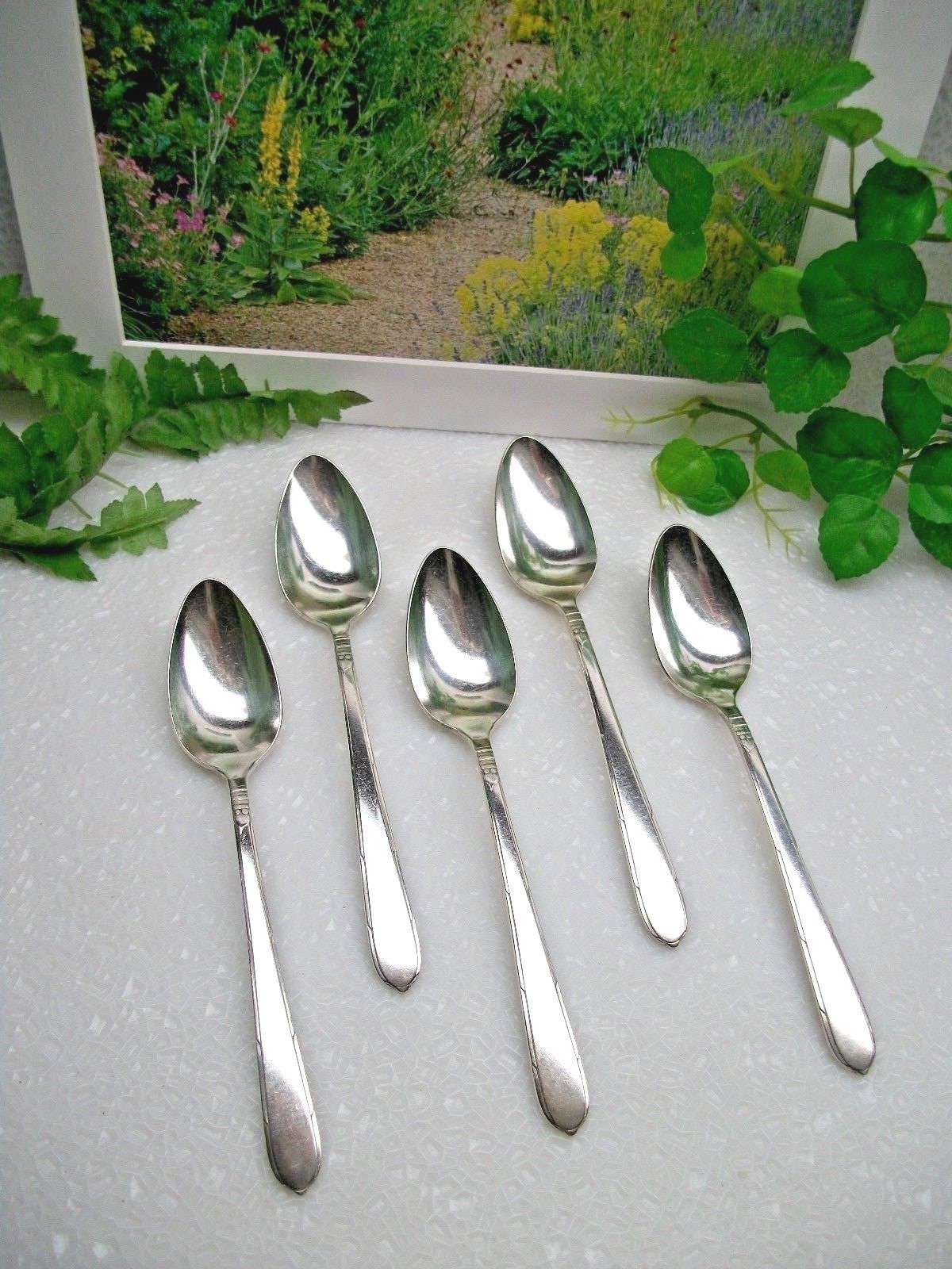 5 Oneida Community Silver BERKLEY SQUARE Silverplate Teaspoons 1935