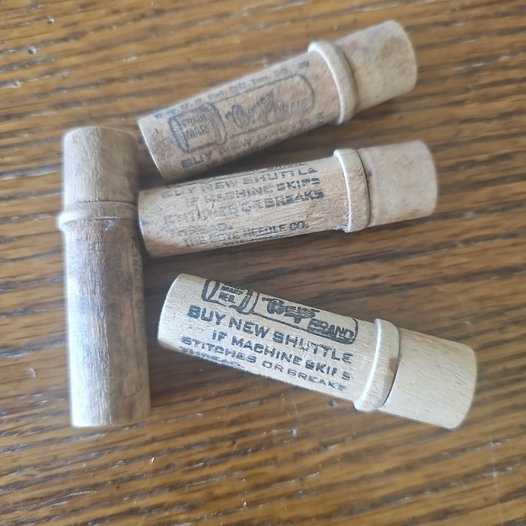 4 Antique Boye Needle Co. Sewing Machine Wooden Tubes Needles Holder Storage