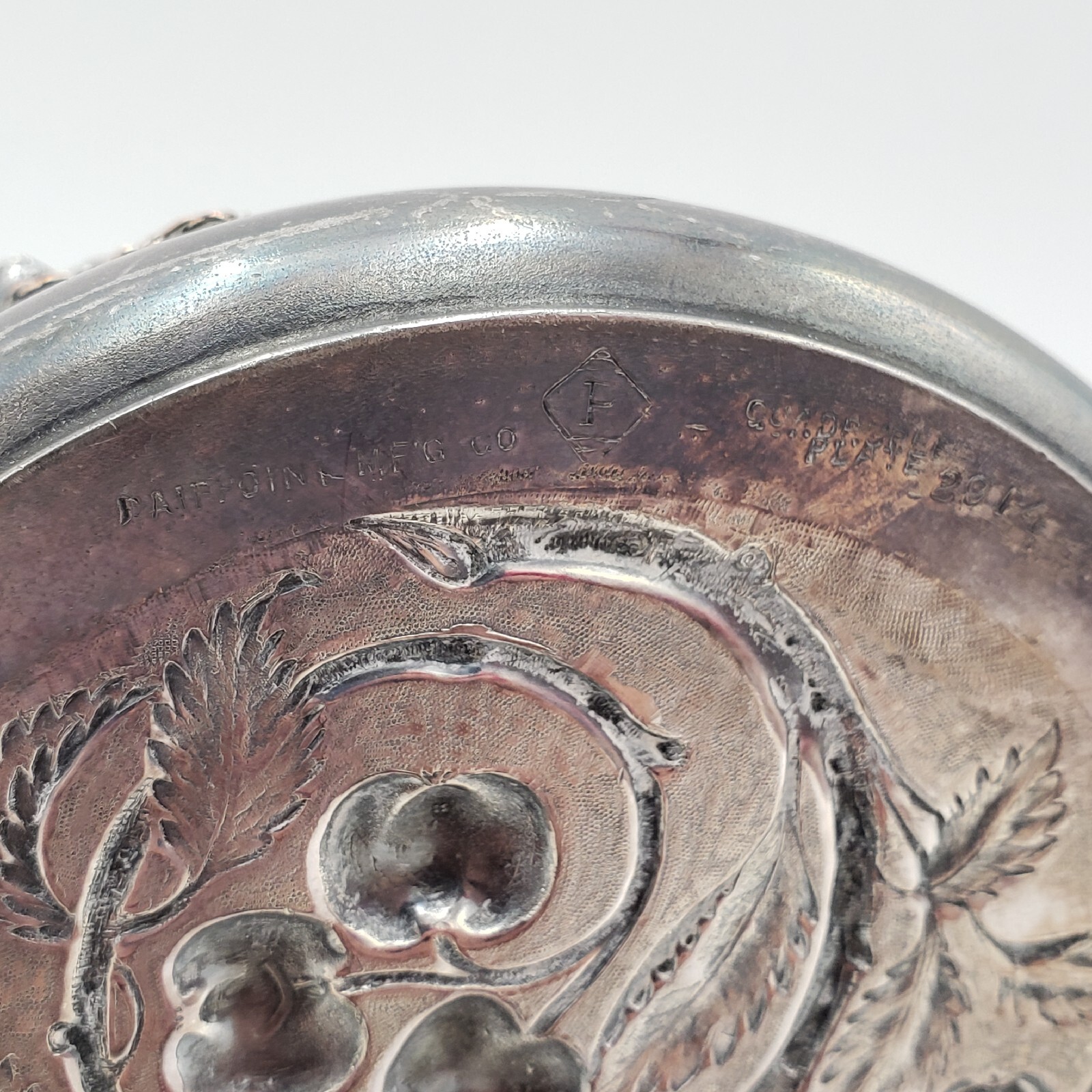 Pairpoint Mfg & Co. Quadruple Silverplate 2914 Basket – Unique Design (!)