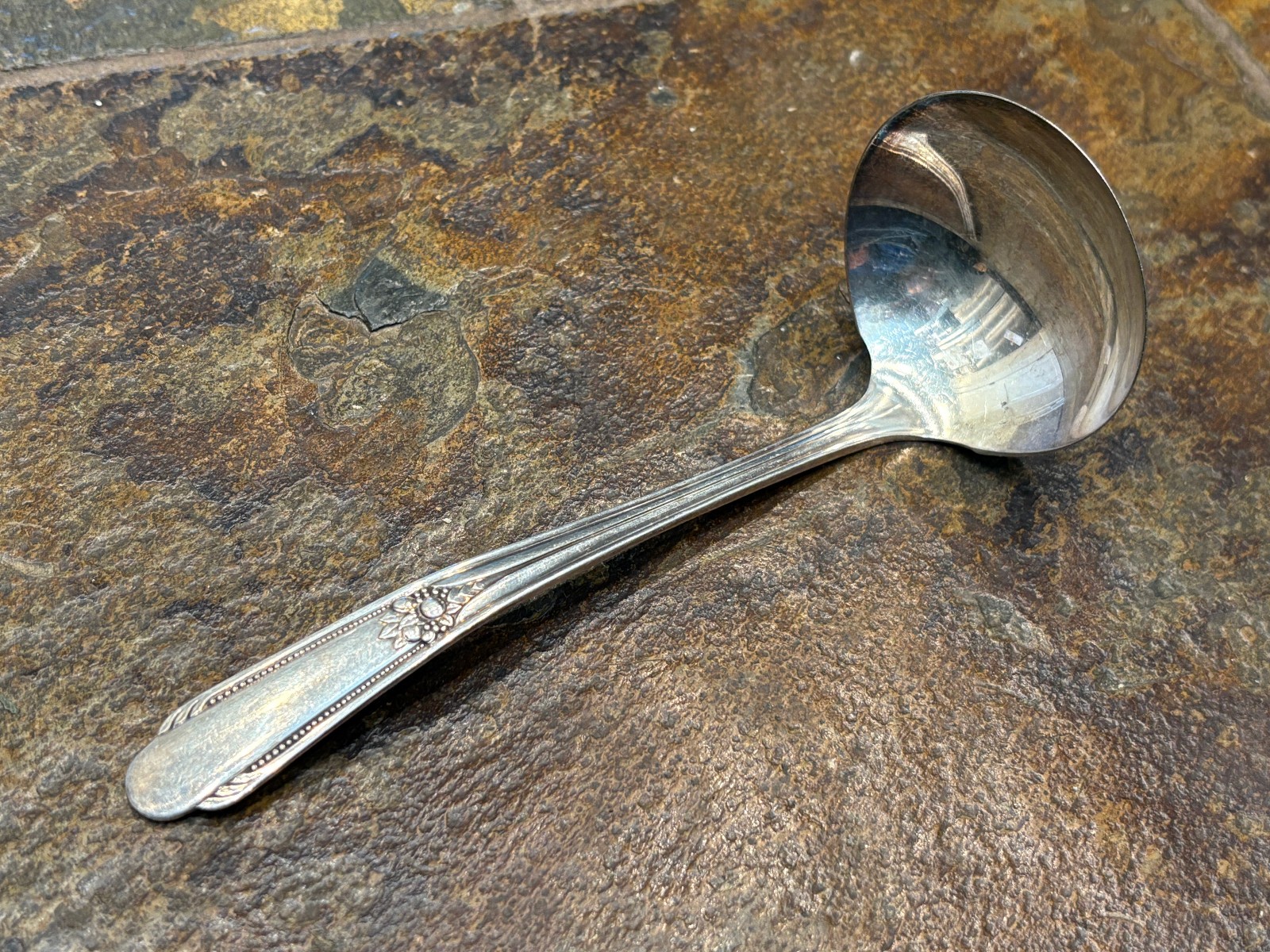 WM ROGERS c1937 HIAWATHA AKA MEMORY Silverplate Gravy Ladle