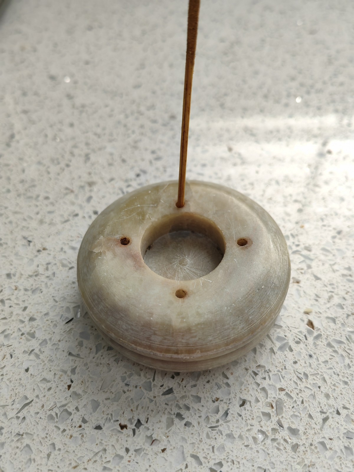 Real Jade Stone Natural Light Green 2.5″ Incense Stick Holder – Vertical