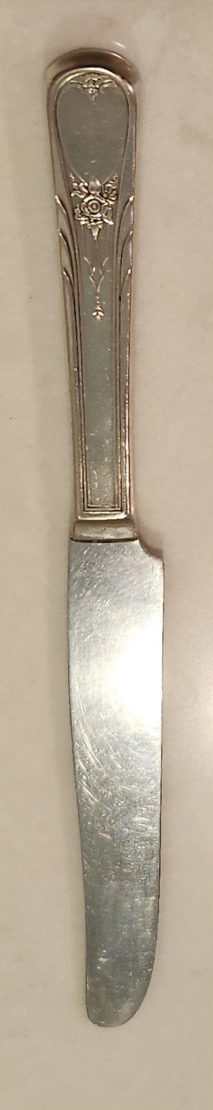 Newport Pattern 9 1/8″ Dinner Knife – (Silverplate, Year 1946) by Sears Roebuck