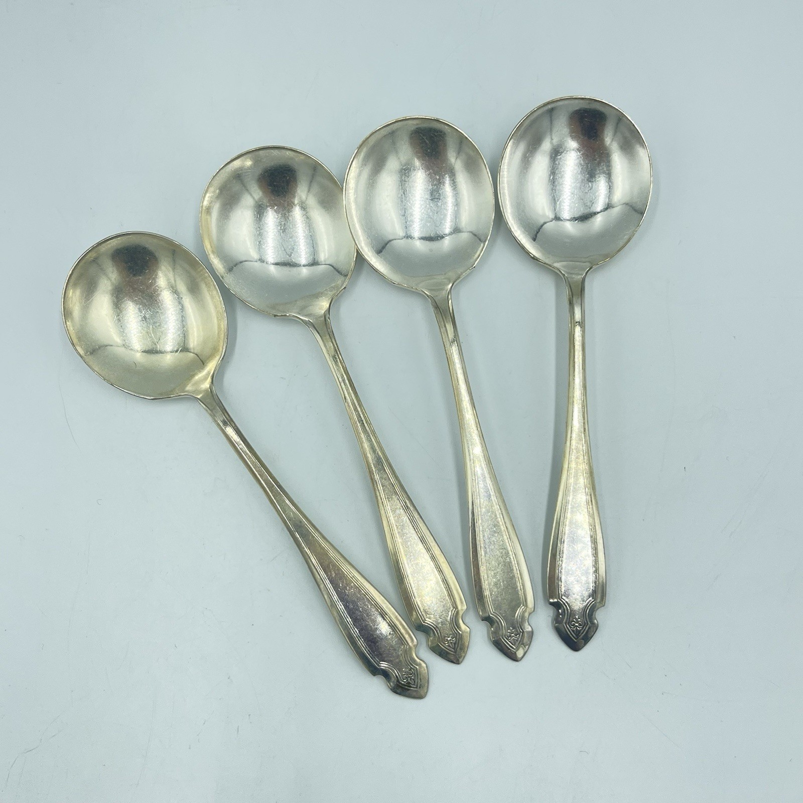 4 Oneida Heirloom Silver Plate Cardinal Round Bowl Spoons 5 1/4″