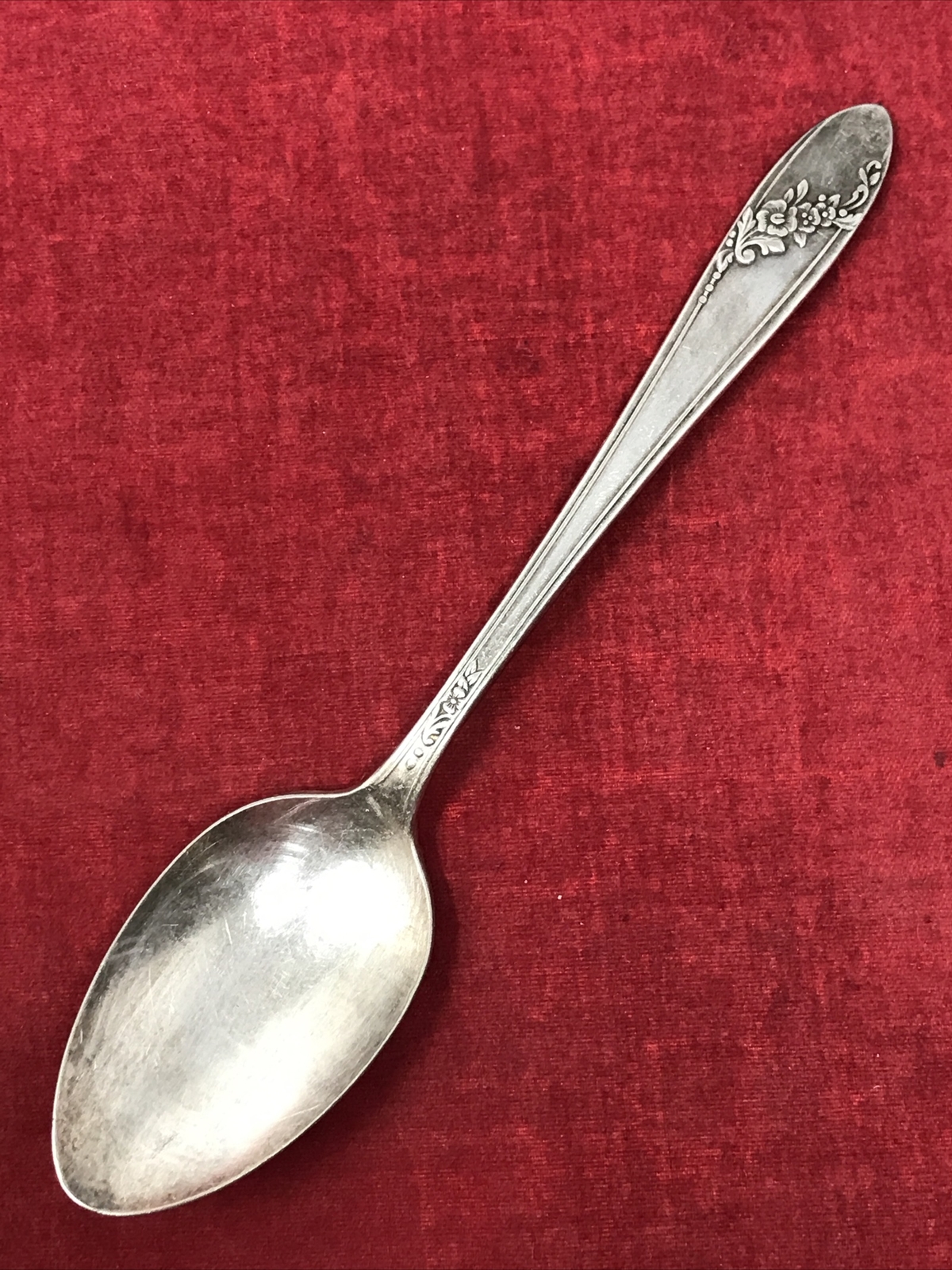 1946 Queen Bess II Silver Plate Tudor Plate 6″ Spoon by Oneida Silver