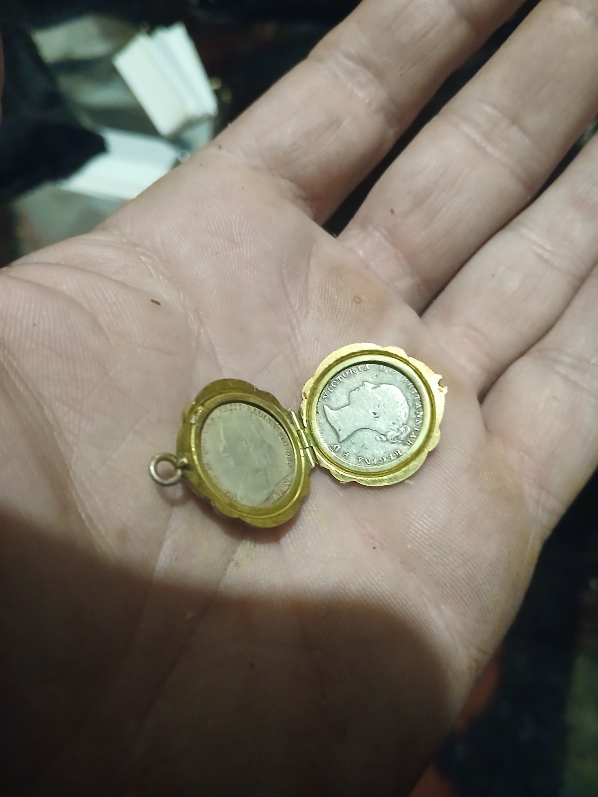 Locket Dont Think Its Gold I See No Hallmarks Anywhere On It. 2 coins silver
