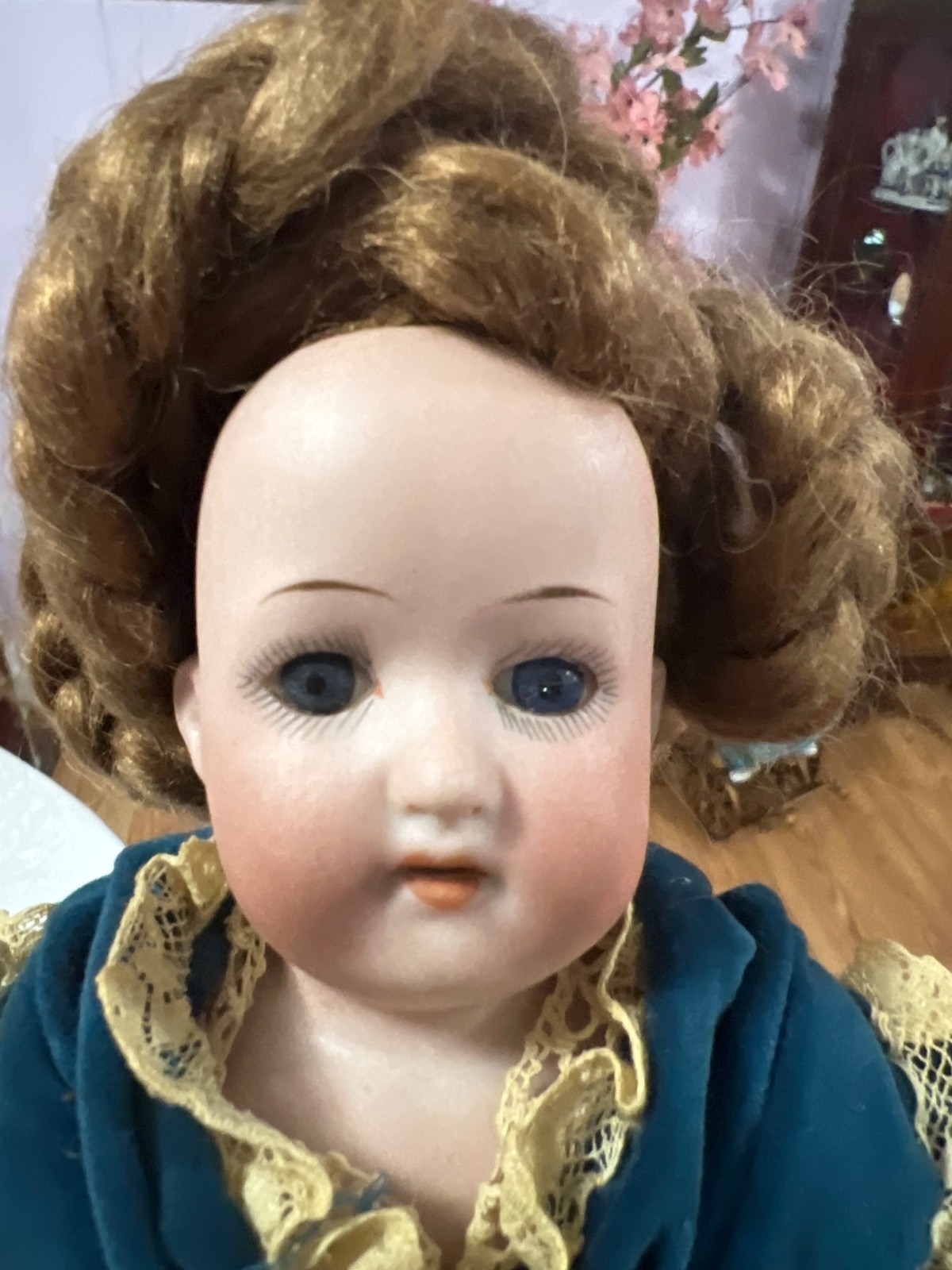 Porcelian German doll mark Heubach