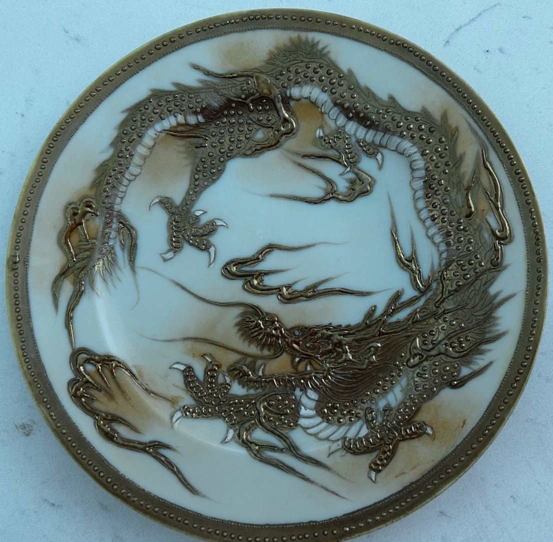 Beautiful Vintage Japan Nippon Yamoto Gold Leaf Hand Painted Dragon Plate 7”