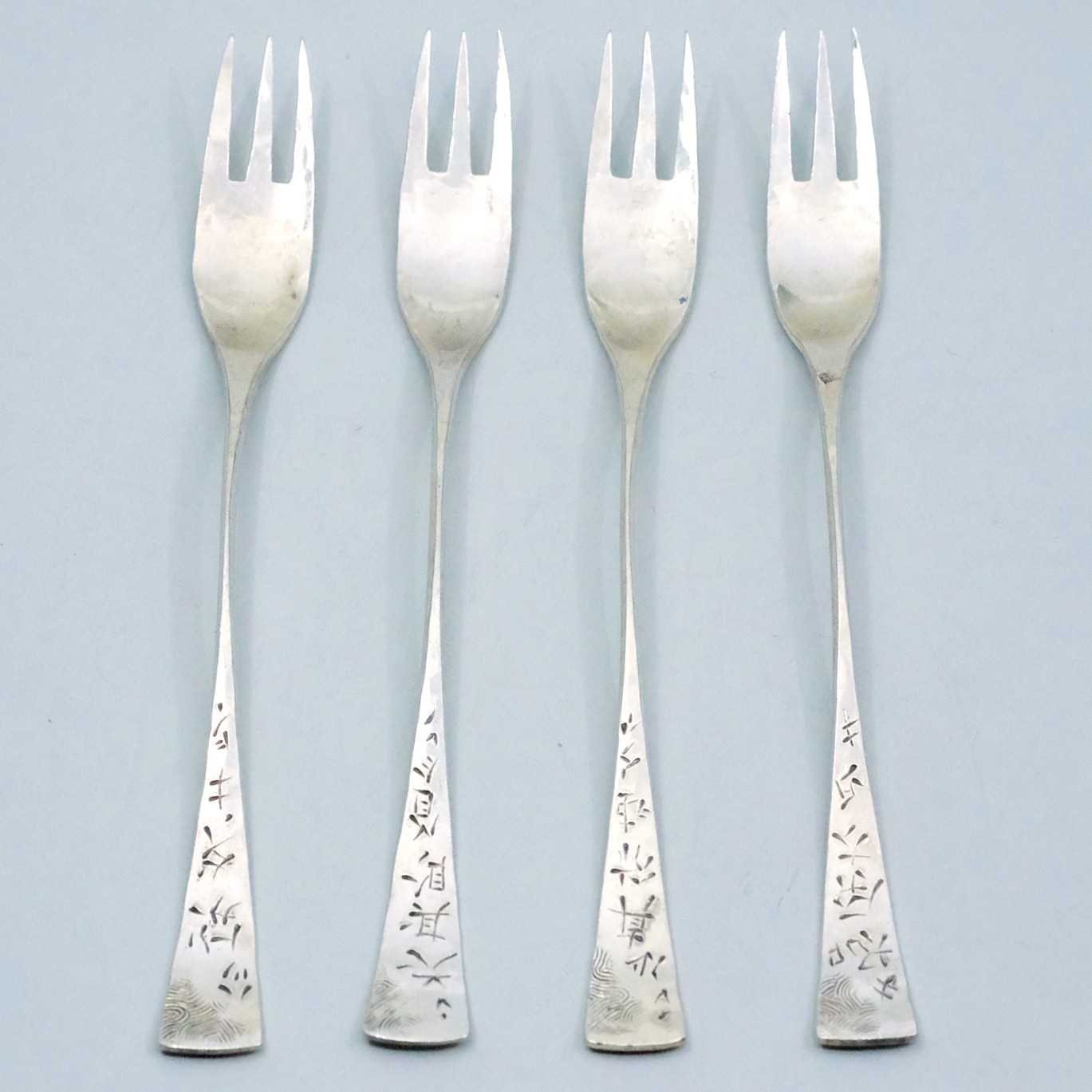 Shiebler Sterling Silver Set of 4 Hammered Cocktail Forks Japonisme “Hebard”