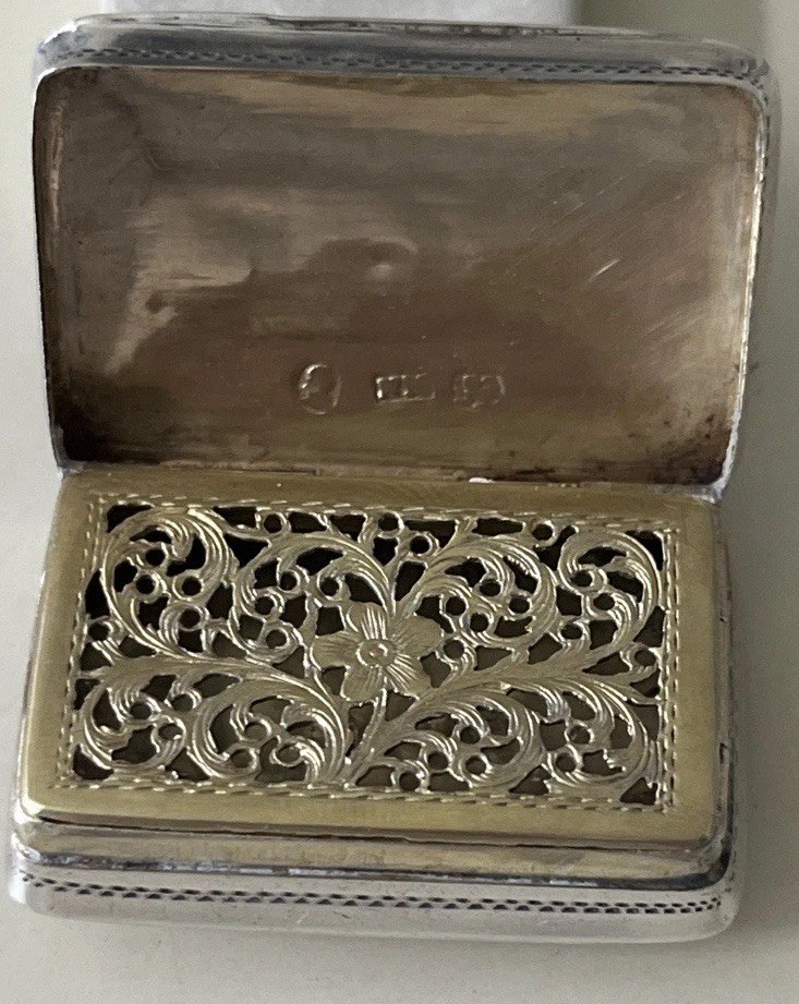 Victorian Sterling Silver Vinaigrette Birmingham c1850 Floral Grill 1.25”