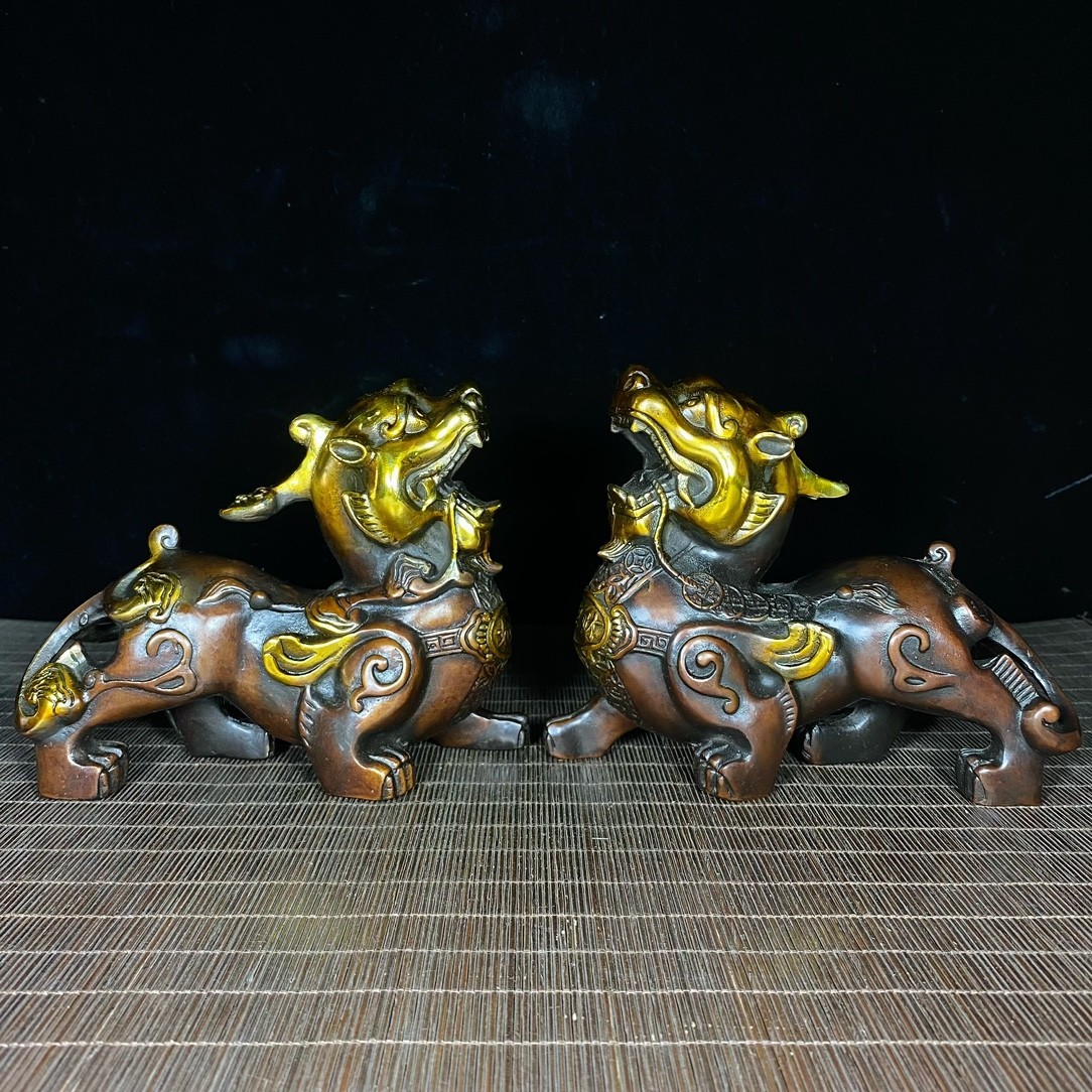A pair of pure copper gilded lucky Pixiu